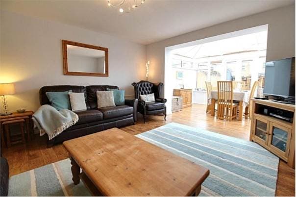 Image 2:4 bedroom Terraced house to rent