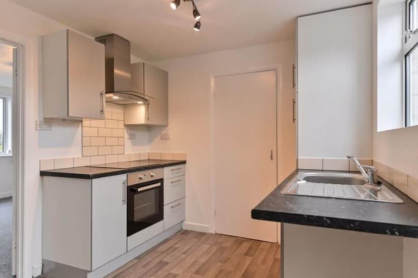 Image 2:3 bedroom Semi-detached house to rent