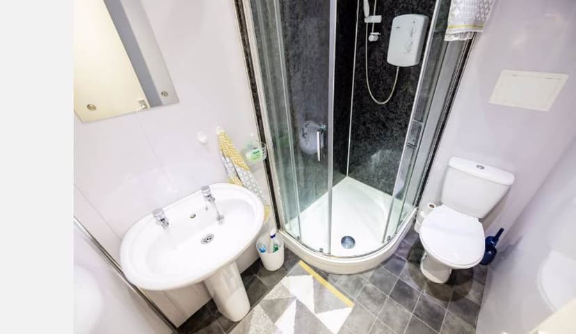 Image 3: Studio Maisonette to rent