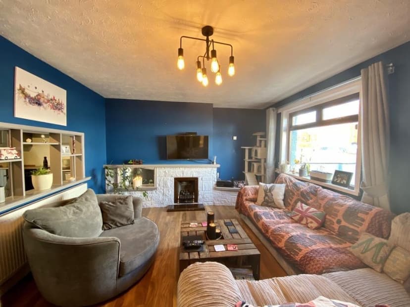 Image 2:3 bedroom Semi-detached house to rent