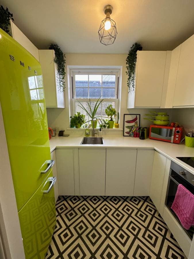 Image 1: Studio Apartment or flat to rent