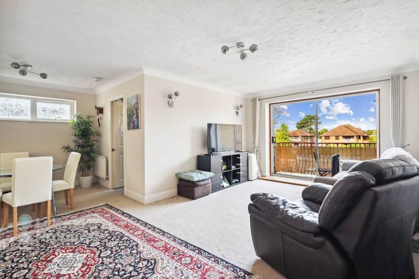 Image 1:2 bedroom Apartment or flat to rent