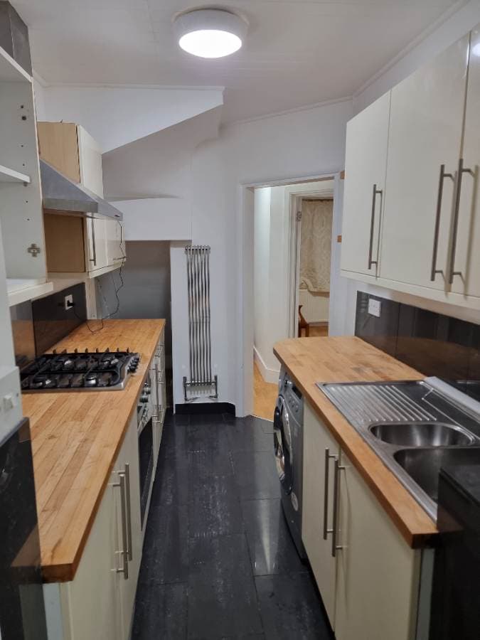 Image 3:4 bedroom End-of-terrace house to rent