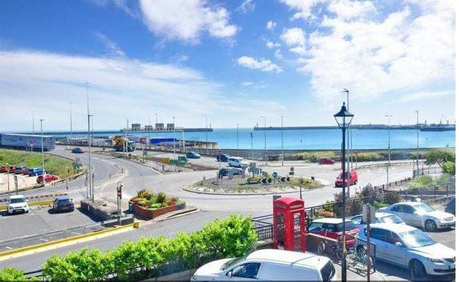 Image 1:4 bedroom Terraced house to rent