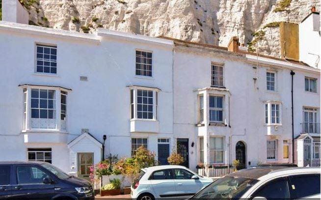 Image 2:4 bedroom Terraced house to rent