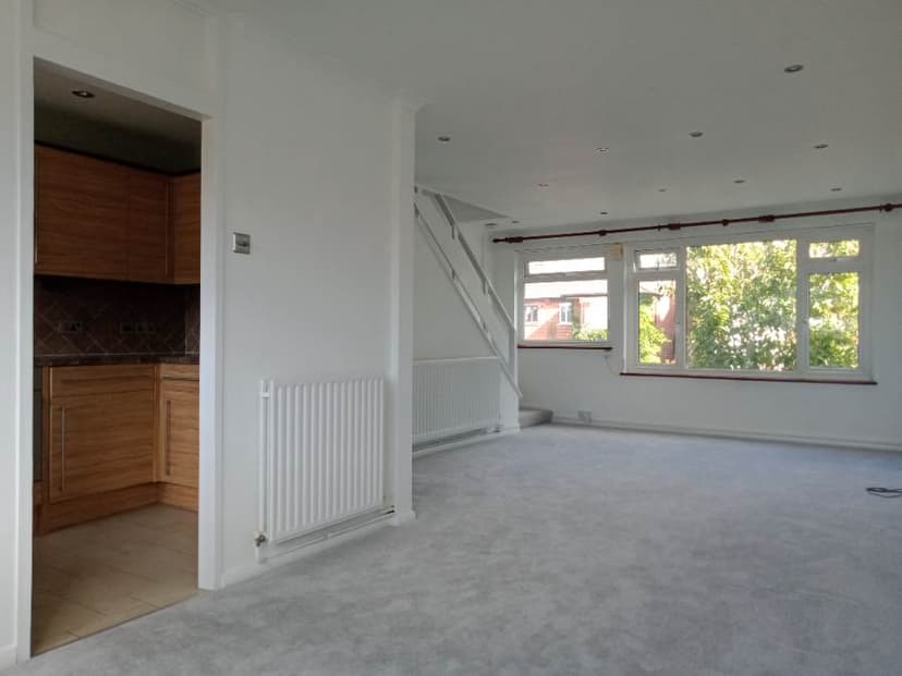 Image 1:2 bedroom Maisonette to rent