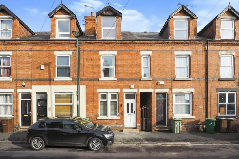 Image 1:3 bedroom Terraced house to rent