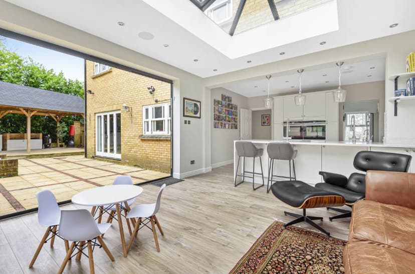 Image 3:6 bedroom Detached house to rent