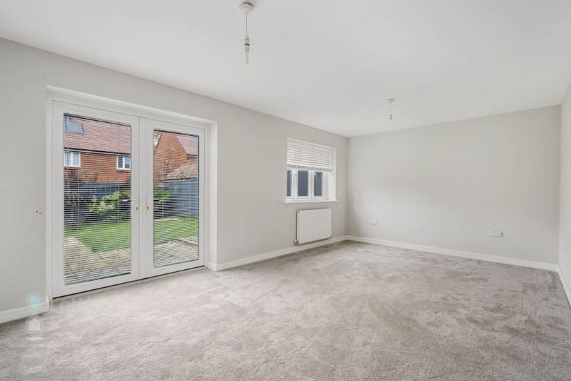 Image 2:3 bedroom Semi-detached house to rent