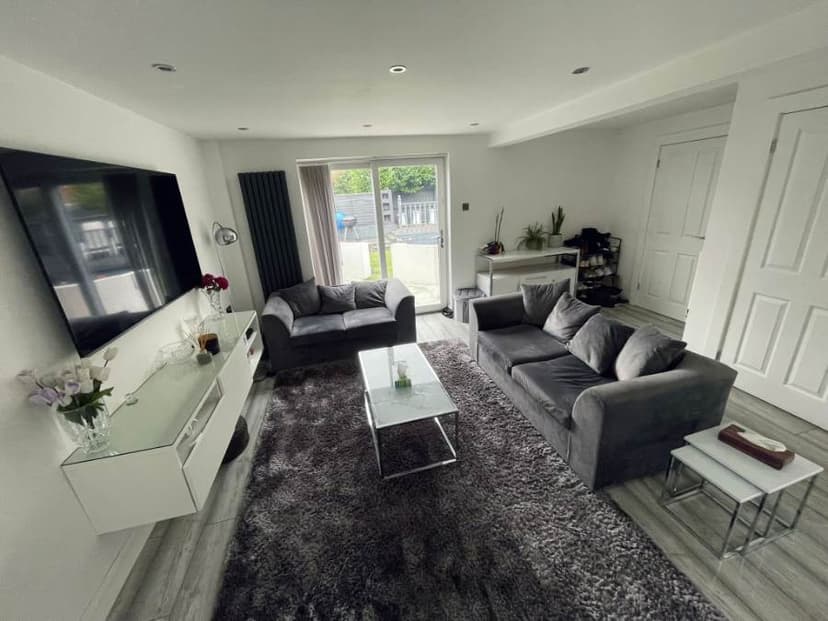 Image 3:3 bedroom End-of-terrace house to rent