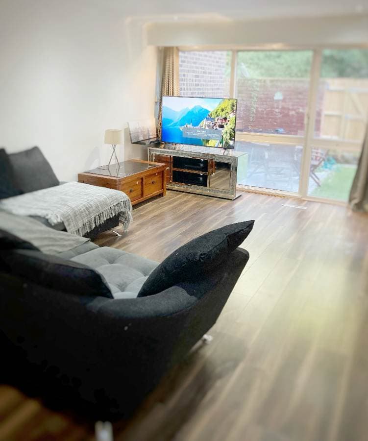 Image 2:4 bedroom Terraced house to rent