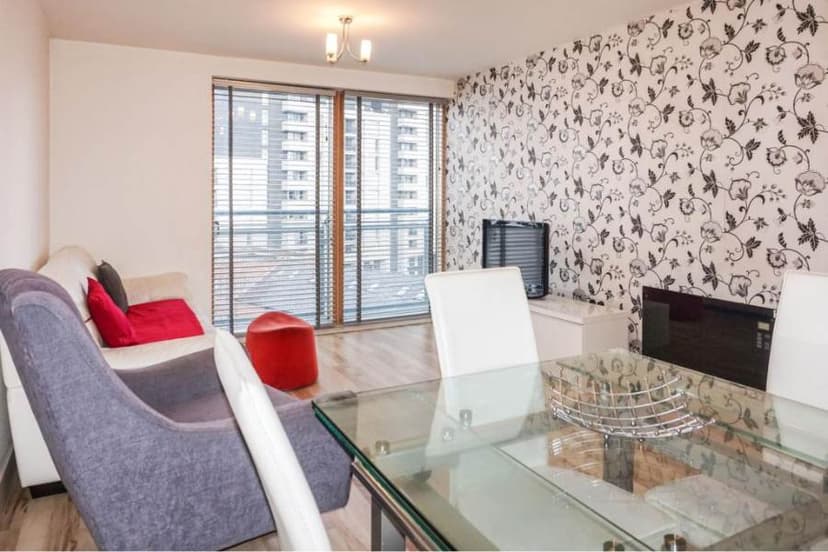 Image 1:2 bedroom Apartment or flat to rent