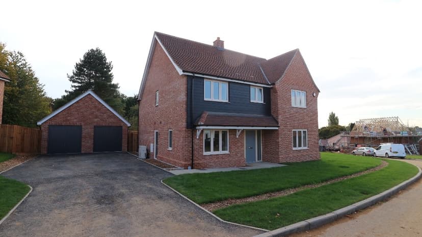 Image 2:5 bedroom Detached house to rent
