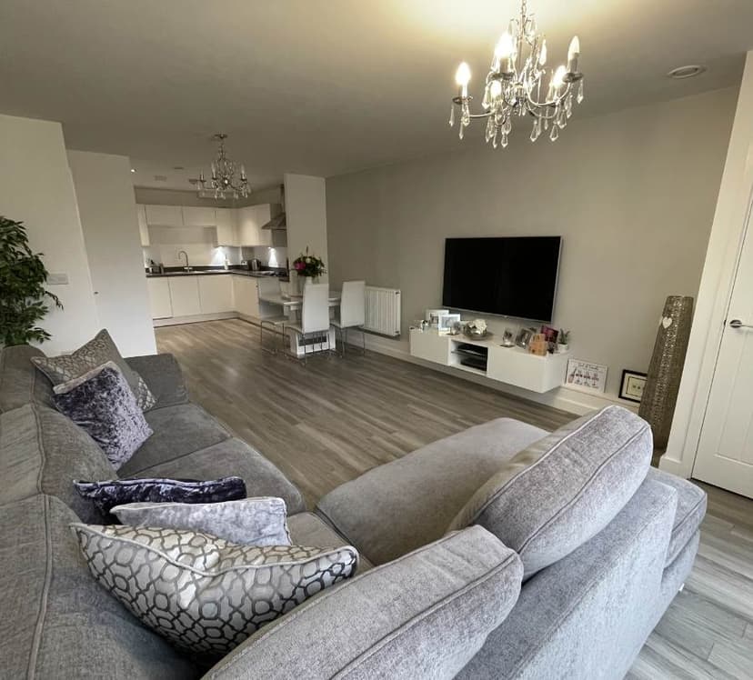 Image 1:1 bedroom Ground floor flat to rent