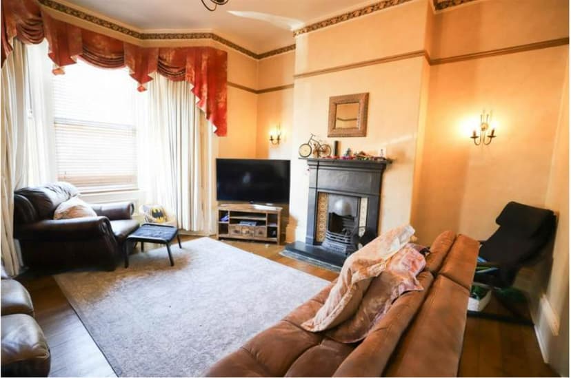 Image 2:5 bedroom Terraced house to rent