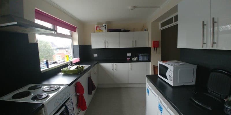 Image 2:4 bedroom End-of-terrace house to rent