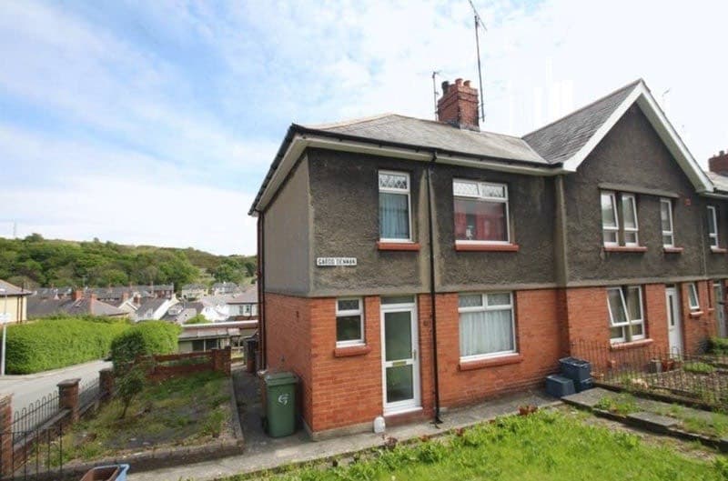 Image 1:4 bedroom End-of-terrace house to rent