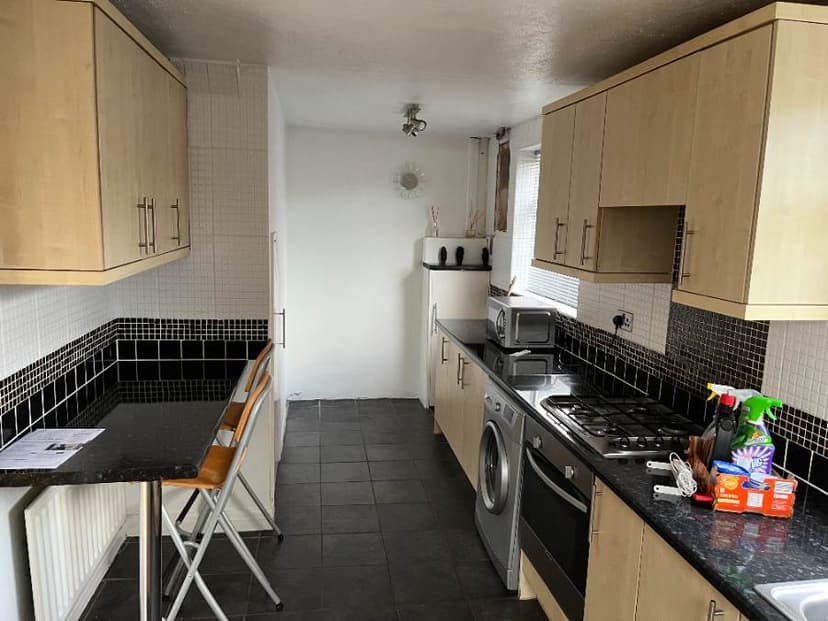 Image 2:3 bedroom Semi-detached house to rent