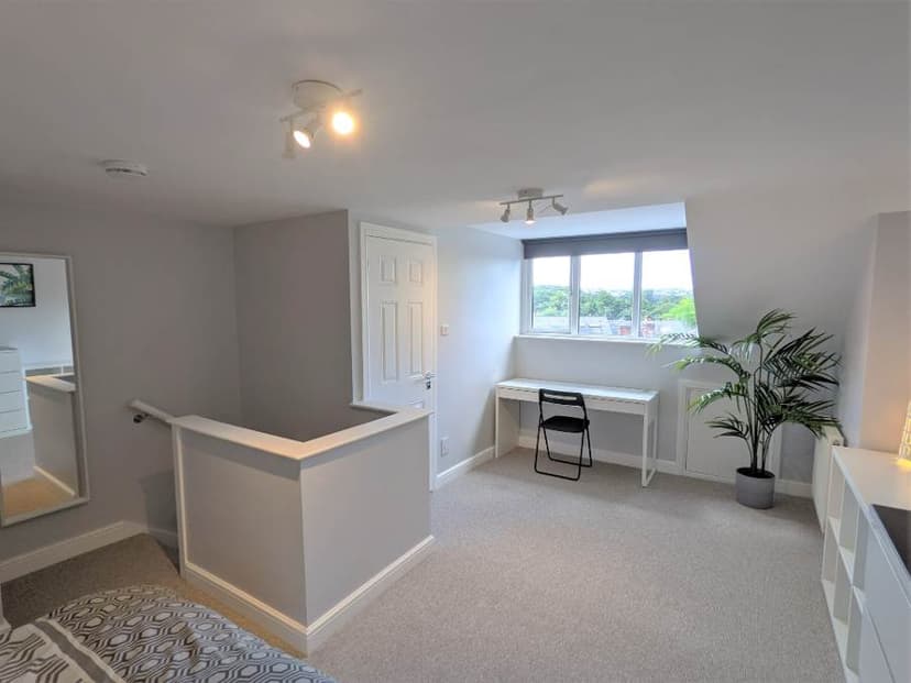 Image 2:4 bedroom House share to rent