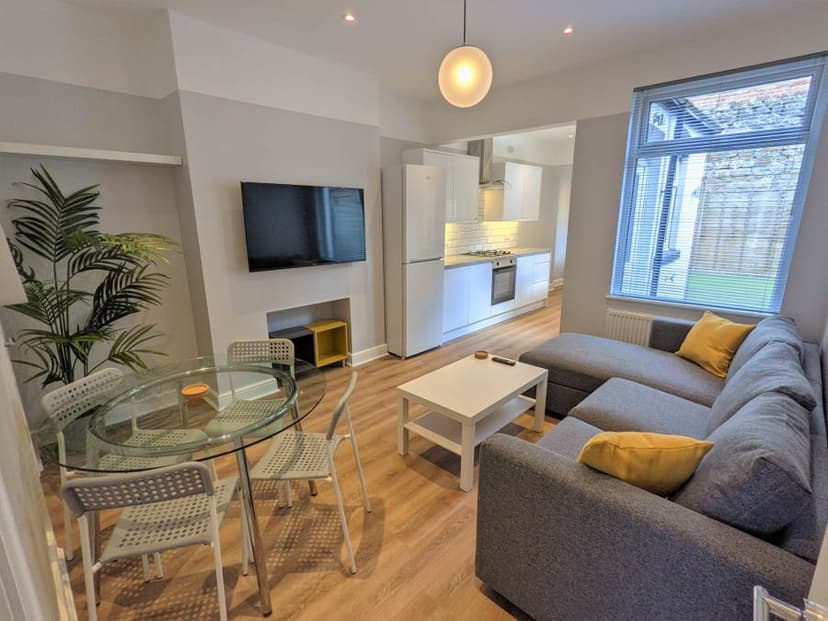 Image 1:4 bedroom House share to rent