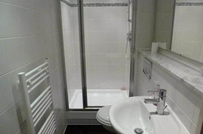 Image 3:2 bedroom Apartment or flat to rent