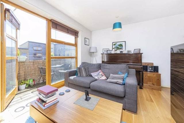 Image 3:2 bedroom Apartment or flat to rent