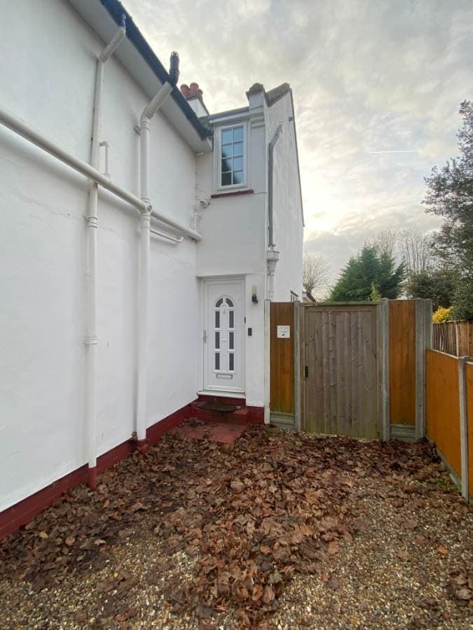Image 2:4 bedroom End-of-terrace house to rent