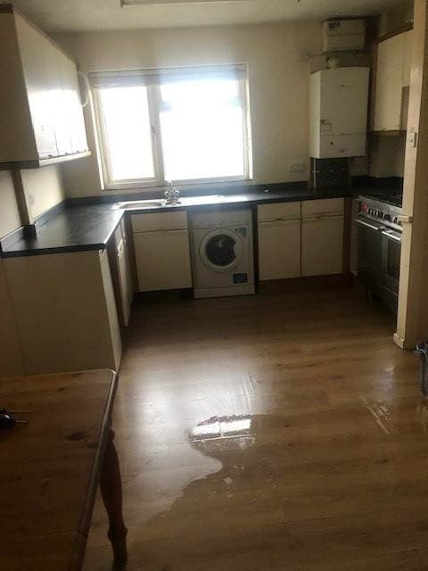 Image 2:4 bedroom Detached house to rent