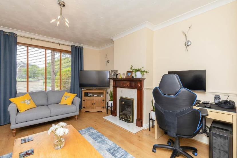 Image 3:3 bedroom End-of-terrace house to rent