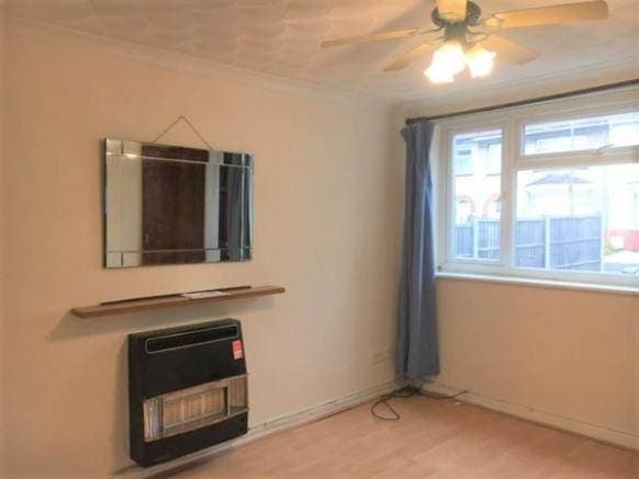Image 2:1 bedroom Ground floor flat to rent
