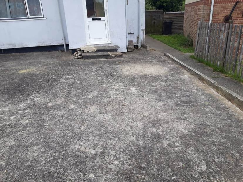 Image 1:3 bedroom End-of-terrace house to rent