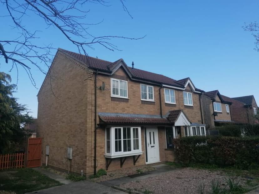 Image 1:3 bedroom Semi-detached house to rent