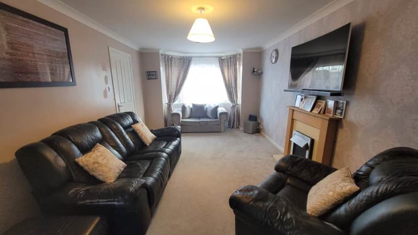 Image 3:4 bedroom Detached house to rent