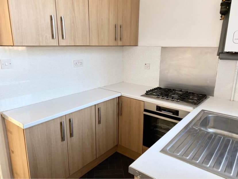 Image 2:2 bedroom End-of-terrace house to rent