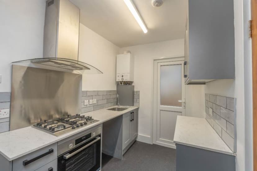 Image 2:1 bedroom Apartment or flat to rent