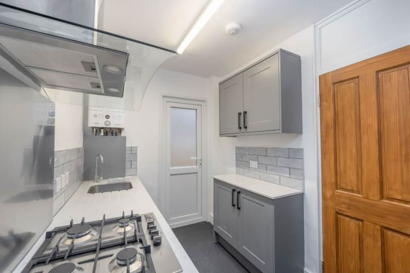 Image 1:1 bedroom Apartment or flat to rent
