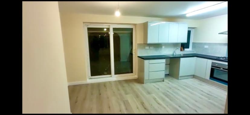 Image 3:3 bedroom End-of-terrace house to rent