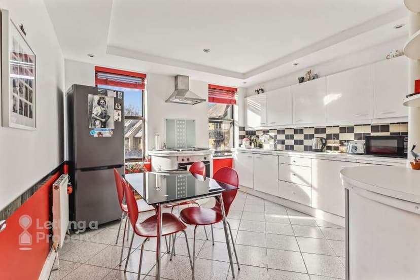 Image 1:2 bedroom Maisonette to rent