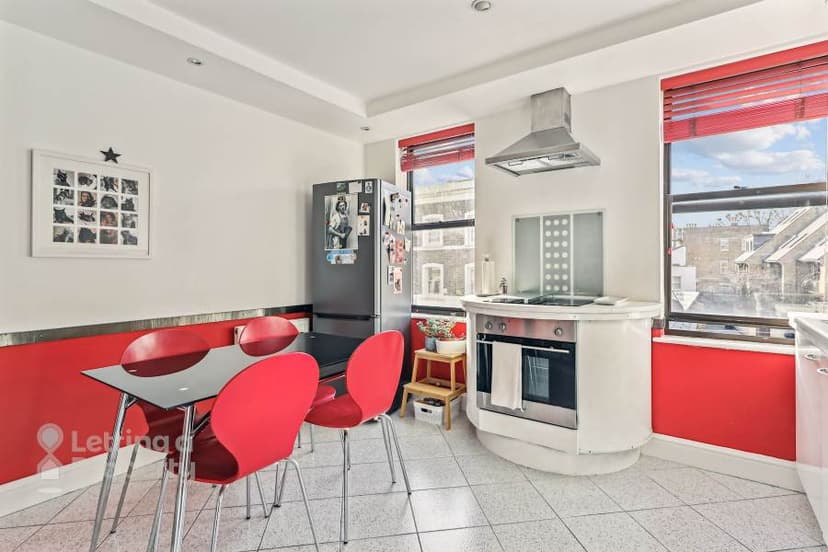 Image 3:2 bedroom Maisonette to rent