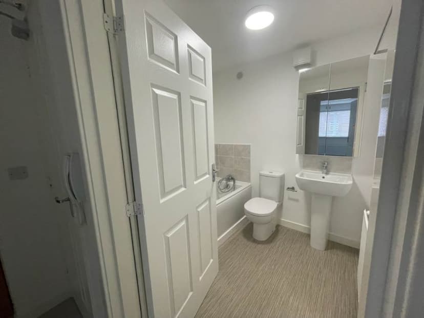 Image 3:2 bedroom Apartment or flat to rent