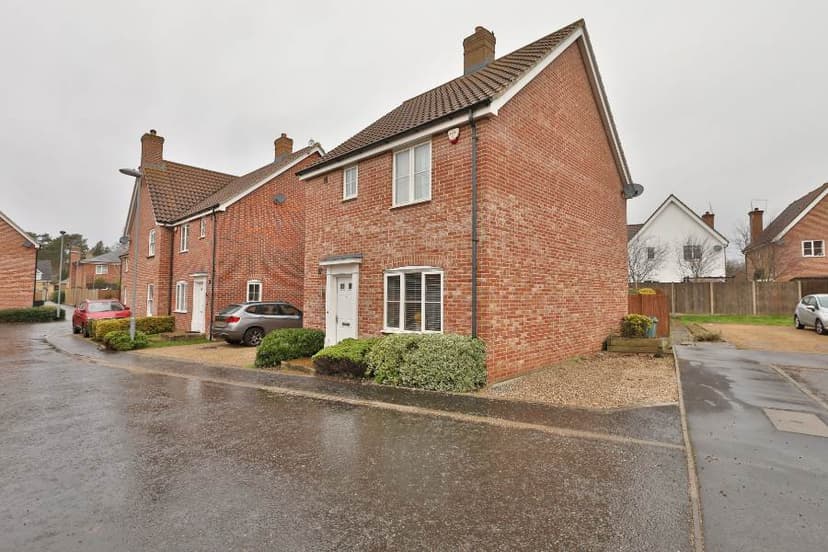Image 1:3 bedroom Link-detached house to rent