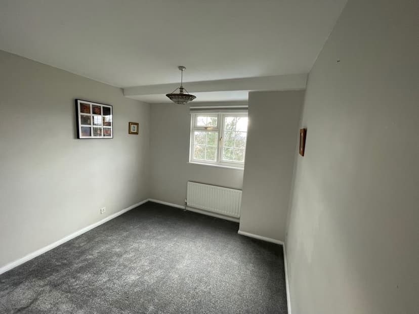 Image 2:4 bedroom End-of-terrace house to rent