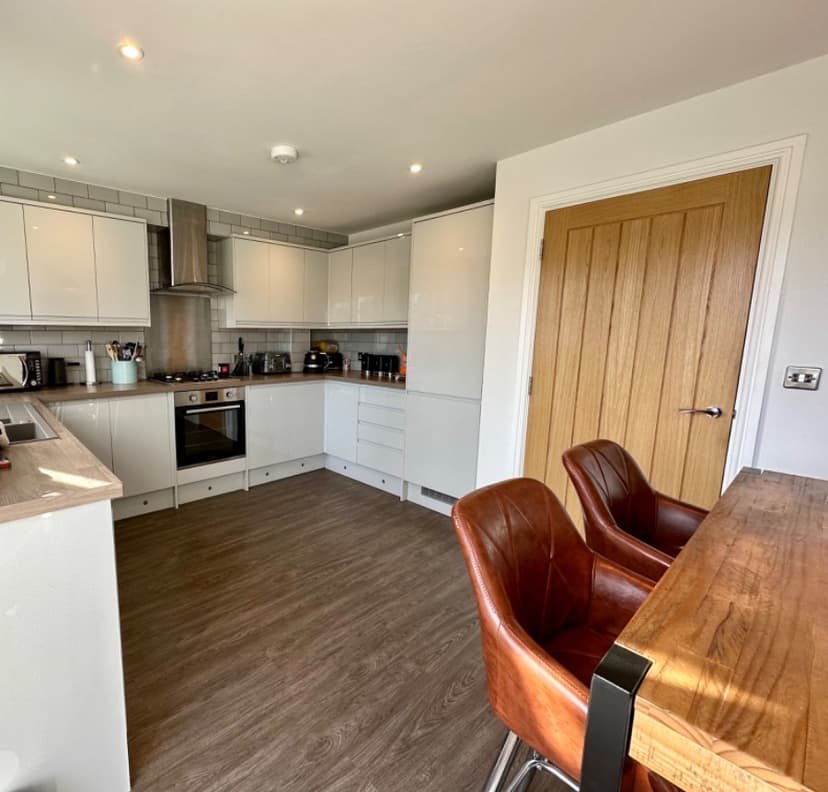 Image 2:3 bedroom Semi-detached house to rent