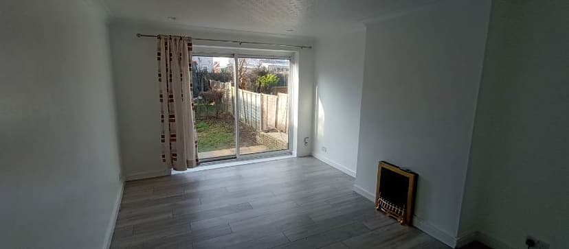 Image 2:2 bedroom Maisonette to rent