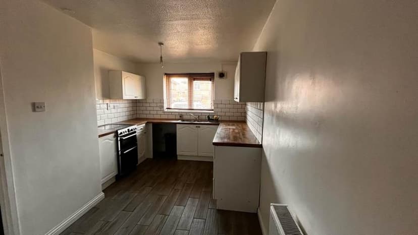 Image 3:2 bedroom Bungalow to rent