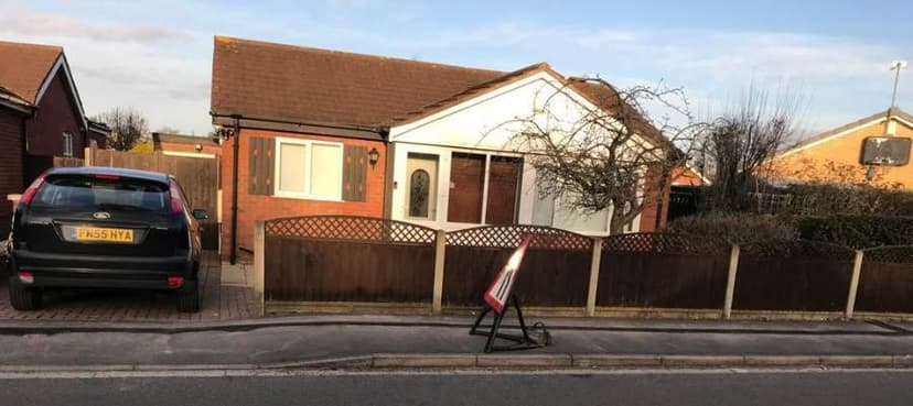 Image 1:2 bedroom Bungalow to rent