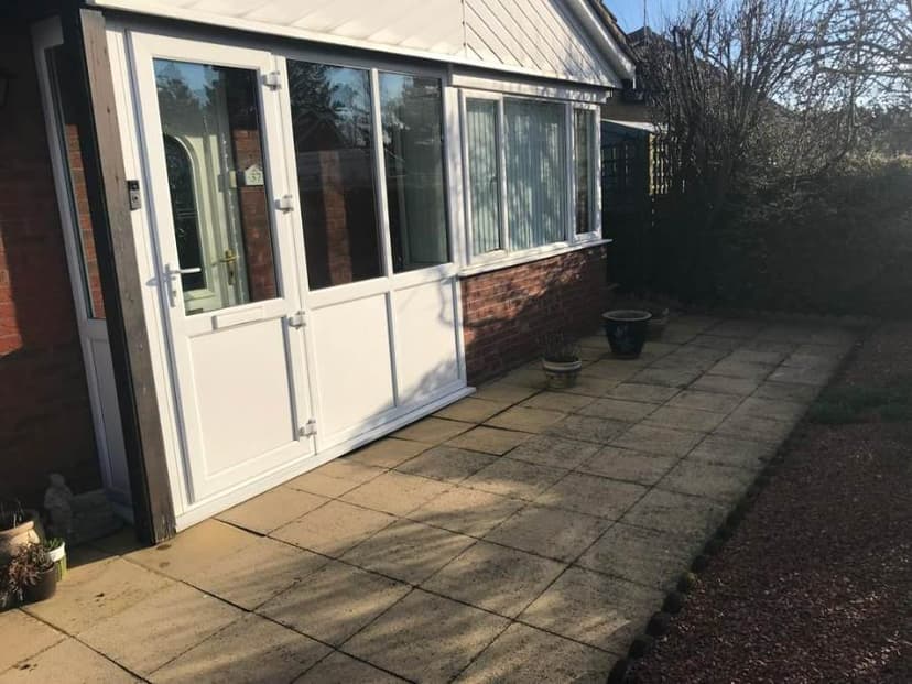 Image 3:2 bedroom Bungalow to rent