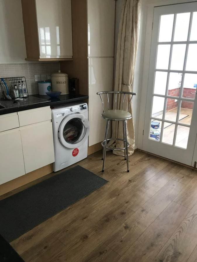 Image 2:2 bedroom Bungalow to rent