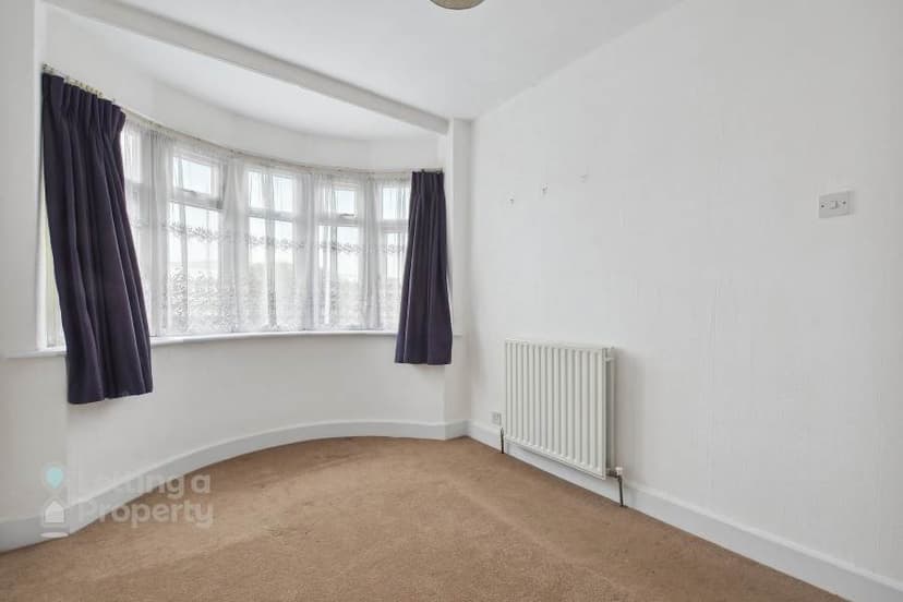 Image 3:2 bedroom Semi-detached bungalow to rent