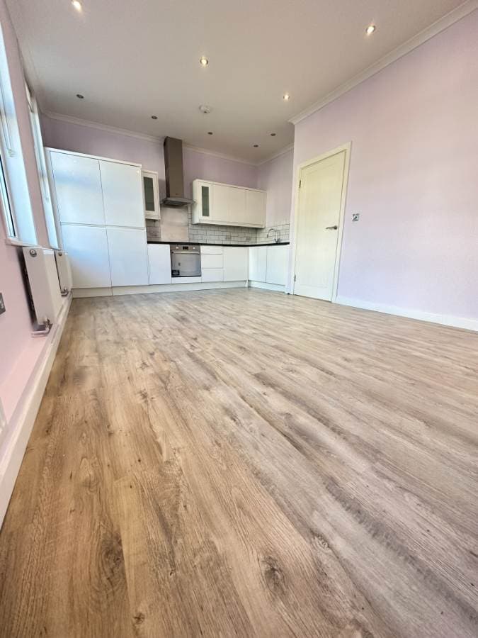 Image 2:1 bedroom Apartment or flat to rent